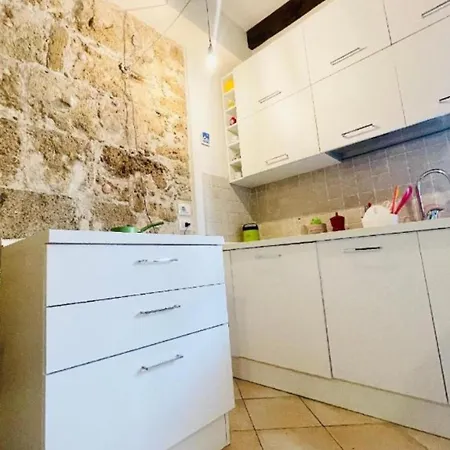 Apartament Catalan Art *